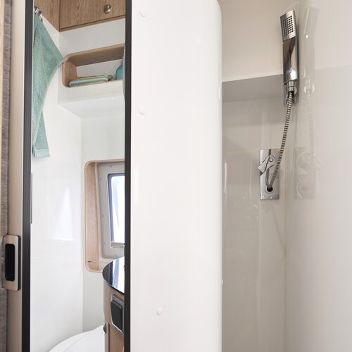 SWING-WALL BATHROOM (2WIN VARIO ONLY) | Creates more room and sense of space.